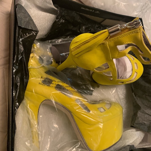 Michael Antonio yellow heels - Picture 3 of 8